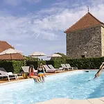 Hotel Les - Domaine De Crécy-la-Chapelle