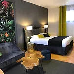 Hotel Les - Domaine De Crécy-la-Chapelle