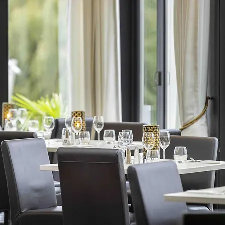 Hotel Les - Domaine De Crecy-la-Chapelle