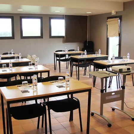 Hotel Les - Domaine De Crecy-la-Chapelle