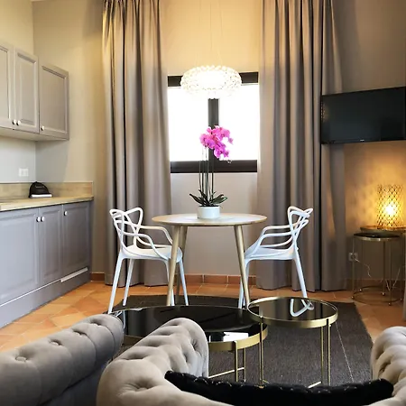 Hotel Les - Domaine De Crecy-la-Chapelle