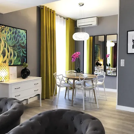 Hotel Les - Domaine De Crecy-la-Chapelle